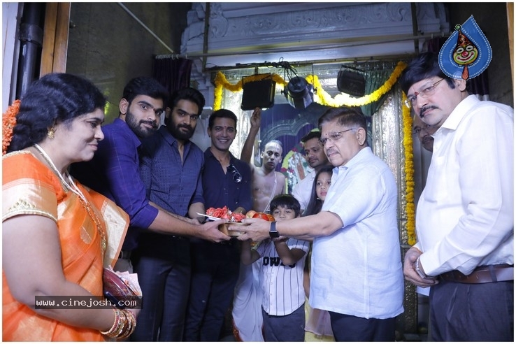 Chaavu Kaburu Challagaa Movie Launch - 6 / 11 photos