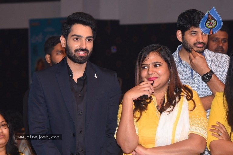 Choosi Choodangaane Movie Pre Release Event - 20 / 38 photos