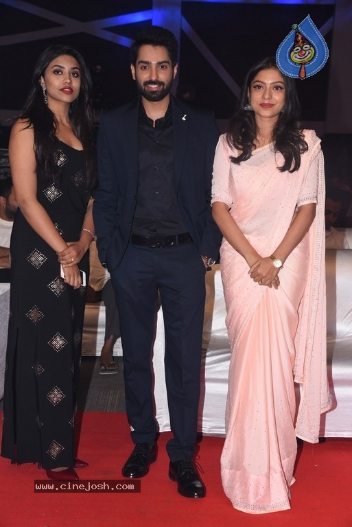 Choosi Choodangaane Movie Pre Release Event - 22 / 38 photos