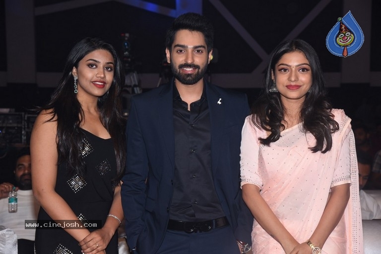 Choosi Choodangaane Movie Pre Release Event - 25 / 38 photos