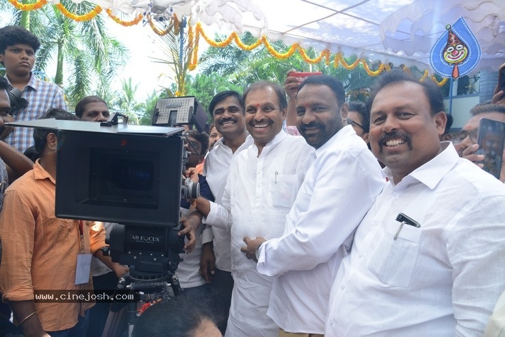 Elite Entertainments New Movie Launch Photos - 4 / 11 photos