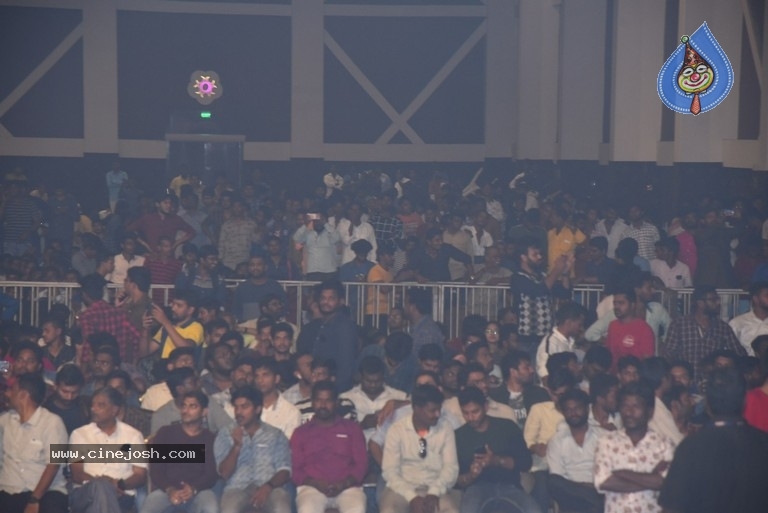 Entha Manchivaadavuraa Pre Release Event Set 01 - 23 / 34 photos