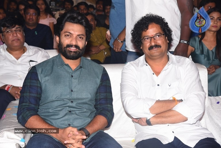 Entha Manchivaadavuraa Pre Release Event Set 02 - 23 / 81 photos