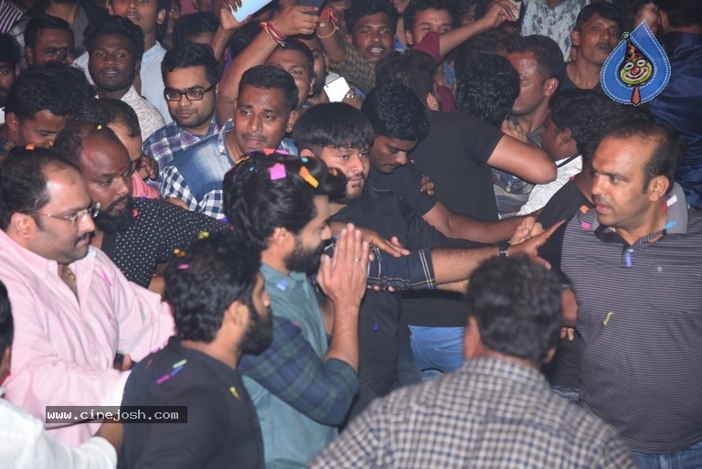 Entha Manchivaadavuraa Pre Release Event Set 02 - 48 / 81 photos