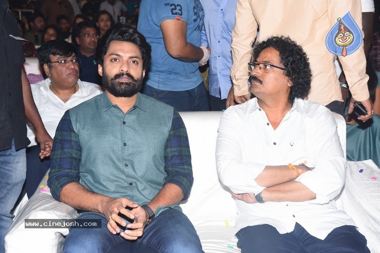 Entha Manchivaadavuraa Pre Release Event Set 02 - 50 / 81 photos