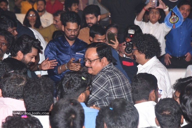 Entha Manchivaadavuraa Pre Release Event Set 02 - 62 / 81 photos