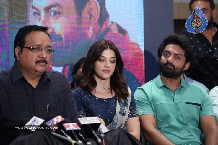 Entha Manchivaadavuraa Press Meet - 21 / 21 photos