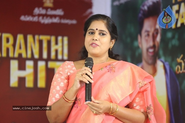 Entha Manchivaadavuraa Thanks Meet - 27 / 38 photos