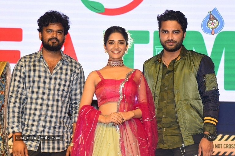 HIT Movie Grand Release Event at Vizag - 12 / 31 photos