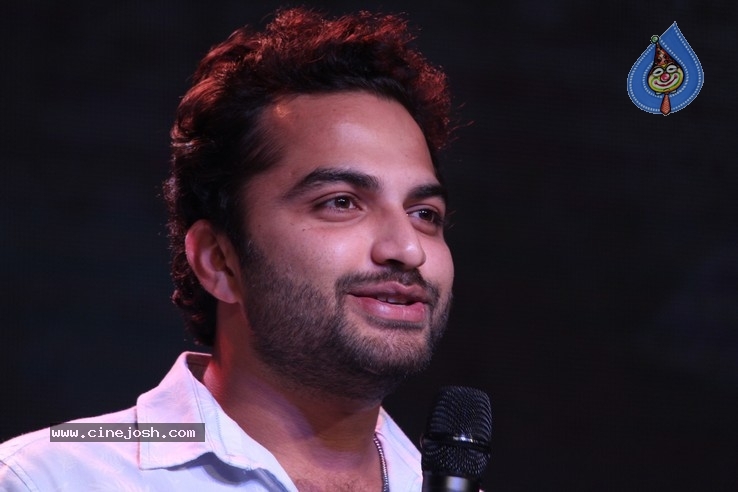 Hit Team At Gitam College - 6 / 21 photos