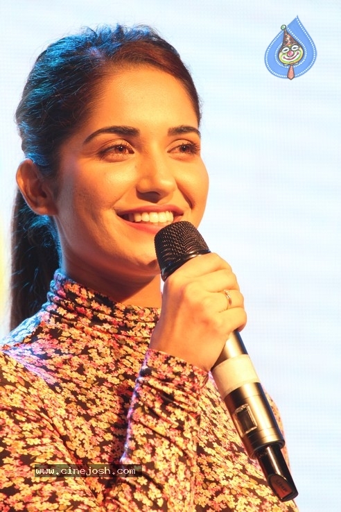 Hit Team At Gitam College - 9 / 21 photos
