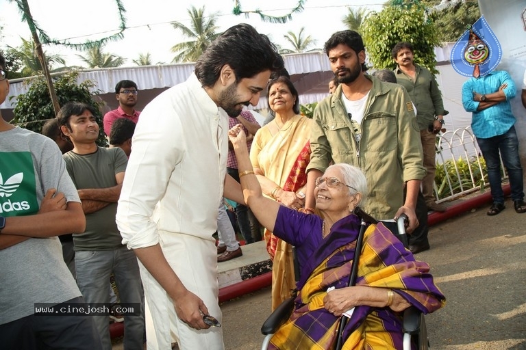 Ichata Vahanamulu Niluparadu Movie Opening - 8 / 40 photos