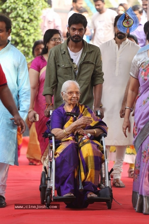 Ichata Vahanamulu Niluparadu Movie Opening - 18 / 40 photos