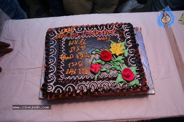 Iddari Lokam Okkate Premier - 26 / 84 photos