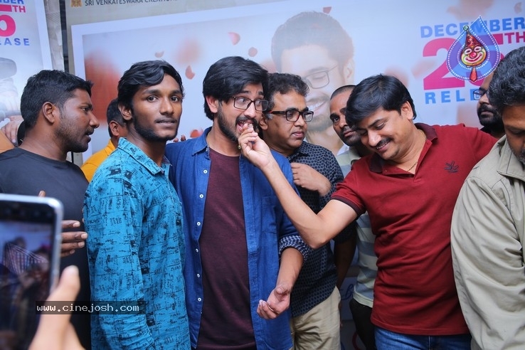 Iddari Lokam Okkate Premier - 64 / 84 photos