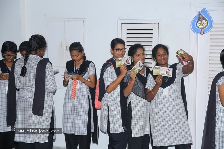 Iddari Lokam Okkate Premier - 75 / 84 photos