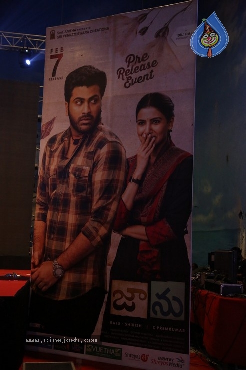 Jaanu PreRelease Event Set 01 - 8 / 58 photos