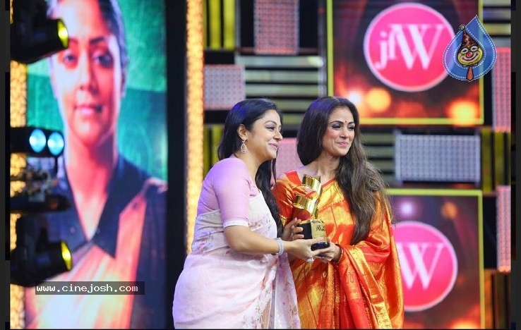 JFW Movie Awards 2020 Photos - 4 / 16 photos