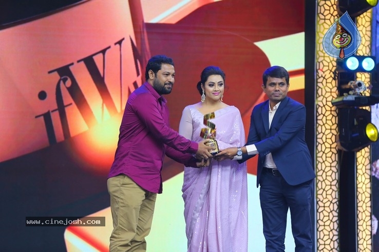 JFW Movie Awards 2020 Photos - 15 / 16 photos