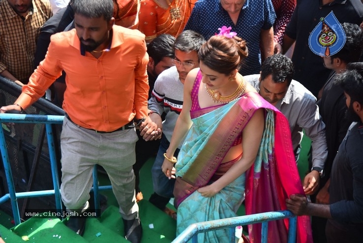 Kajal Launched Vidhatri Mall - 6 / 42 photos