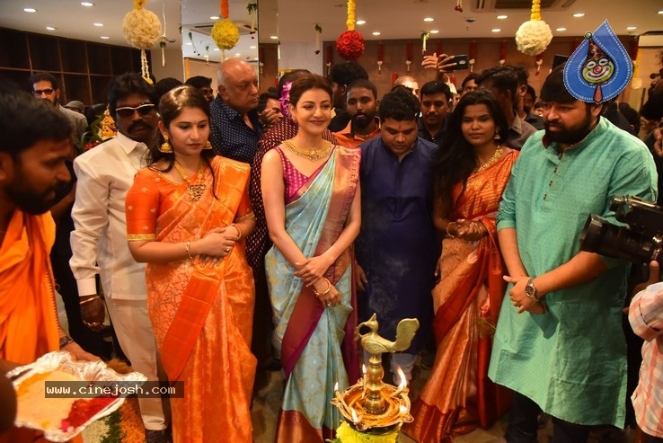 Kajal Launched Vidhatri Mall - 21 / 42 photos