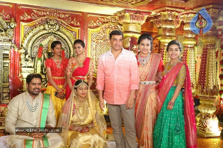 Kodi Ramakrishna Daughter Pravallika Wedding Photos - 16 / 37 photos