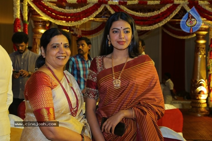 Kodi Ramakrishna Daughter Pravallika Wedding Photos - 32 / 37 photos