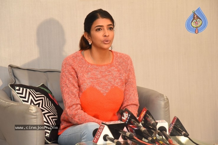 Lakshmi Manchu Press Meet - 7 / 20 photos