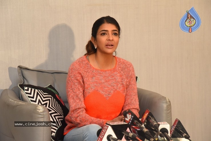 Lakshmi Manchu Press Meet - 10 / 20 photos