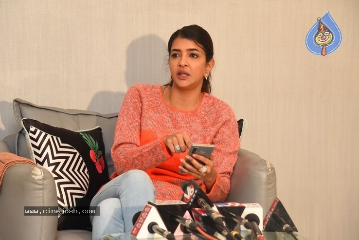 Lakshmi Manchu Press Meet - 11 / 20 photos