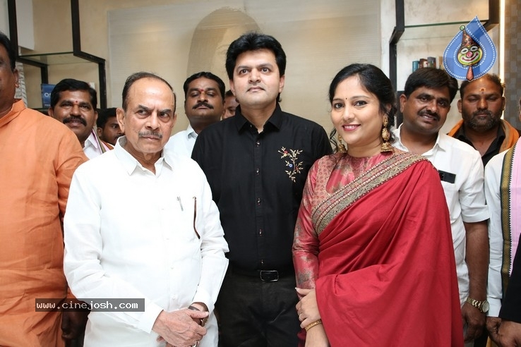 Madhumitha Inaugurates Tathasthu - 19 / 20 photos