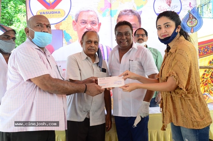 Manam Saitham Cheque Distribution - 1 / 4 photos