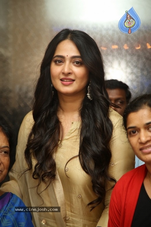 Nishabdham Movie Pre Release Event - 14 / 90 photos