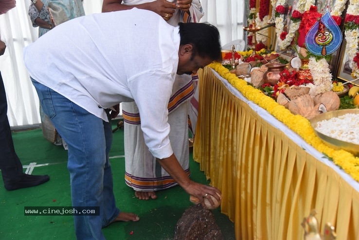 Nithiin New Movie Launch Photos - 25 / 51 photos