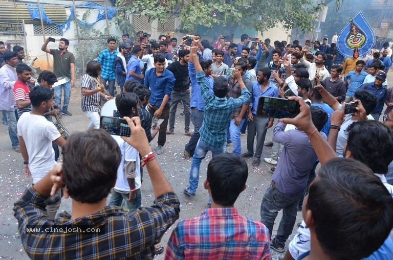 Power Star Pawan Kalyan Fans Hungama at Dil Raju office - 13 / 34 photos