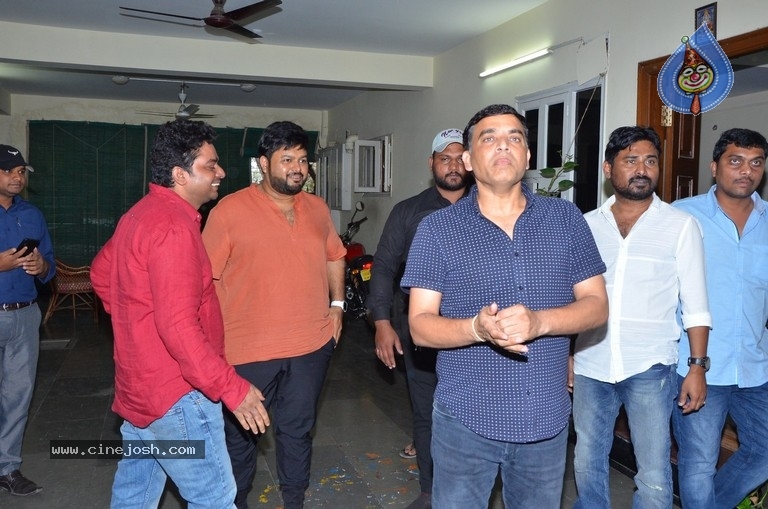 Power Star Pawan Kalyan Fans Hungama at Dil Raju office - 32 / 34 photos