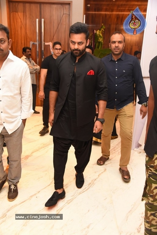 Prati Roju Panduga Movie Pre Release Event - 32 / 82 photos