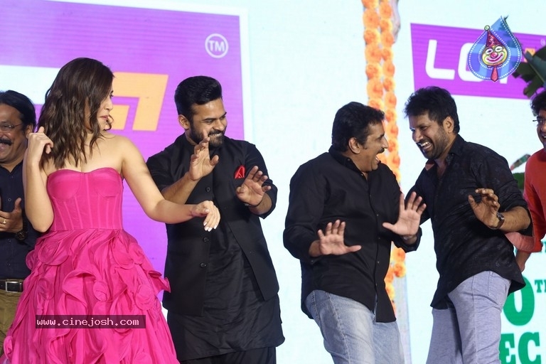 Prati Roju Panduga Movie Pre Release Event - 51 / 82 photos