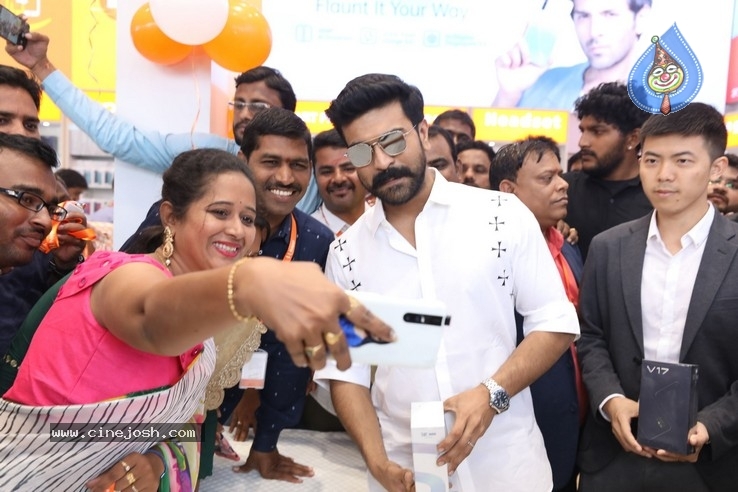 RamCharan Launched Happi Mobile Store - 49 / 53 photos