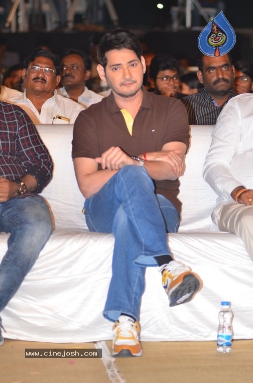 Sarileru Neekevvaru Blockbuster Ka Baap Celebrations 02 - 13 / 58 photos