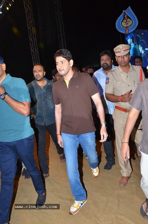 Sarileru Neekevvaru Blockbuster Ka Baap Celebrations 02 - 29 / 58 photos