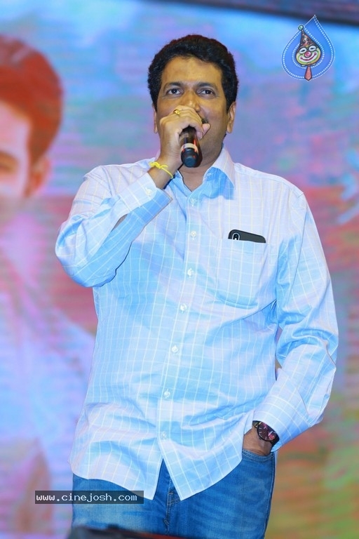 Sarileru Neekevvaru Blockbuster Ka Baap Celebrations 03 - 10 / 63 photos