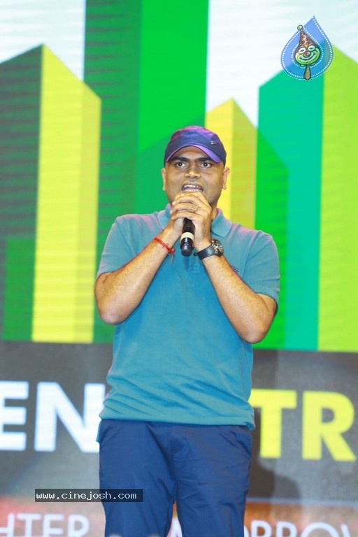 Sarileru Neekevvaru Blockbuster Ka Baap Celebrations 03 - 25 / 63 photos