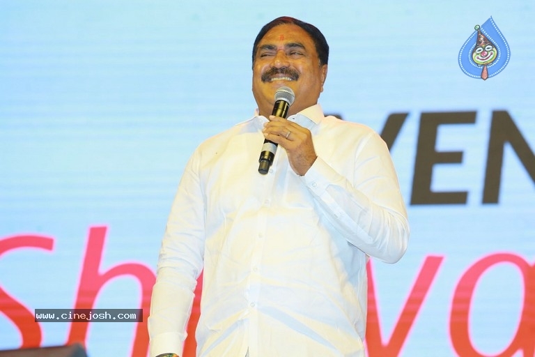 Sarileru Neekevvaru Blockbuster Ka Baap Celebrations 03 - 29 / 63 photos