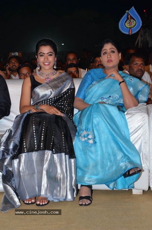 Sarileru Neekevvaru Blockbuster Ka Baap Celebrations 03 - 44 / 63 photos