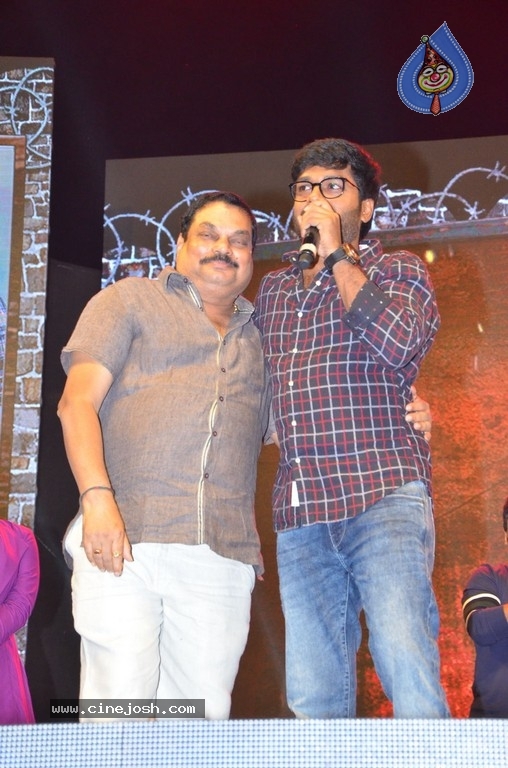  Sarileru Neekevvaru Blockbuster Ka Baap Celebrations 04 - 13 / 42 photos