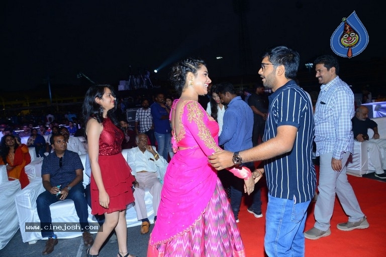 Sarileru Neekevvaru Pre Release Event 02 - 1 / 31 photos