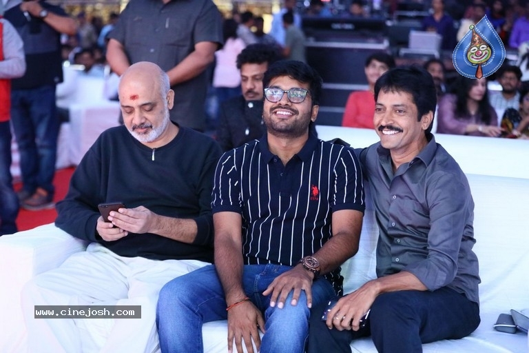 Sarileru Neekevvaru Pre Release Event 02 - 10 / 31 photos