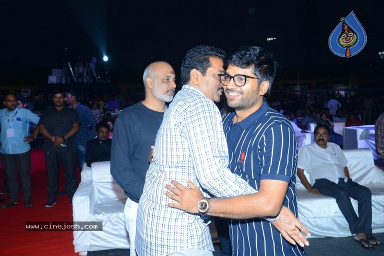 Sarileru Neekevvaru Pre Release Event 02 - 17 / 31 photos