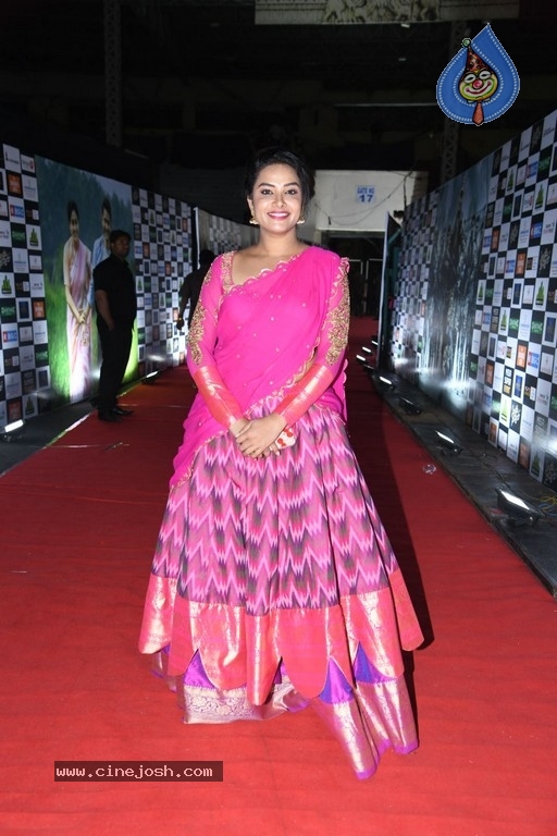 Sarileru Neekevvaru Pre Release Event 03 - 61 / 63 photos